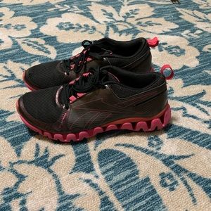 Reebok size 8 tennis shoes